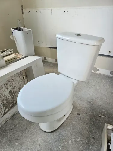 Vaso sanitário branco Deca completo