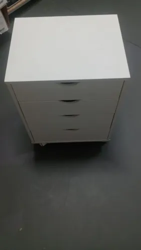 Gaveteiro branco 4 gavetas praticamente NOVO