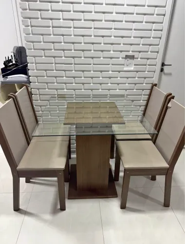Mesa com cadeiras