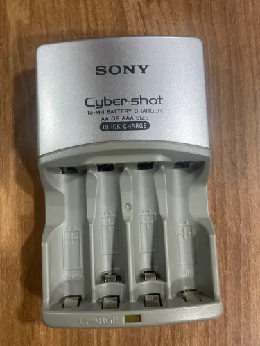 Carregador de Pilhas Sony Cyber-Shot