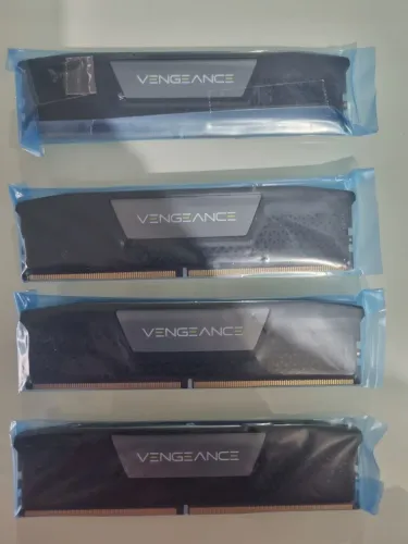 MEMORIA RAM CORSAIR VENGEANCE 4X32GB  DDR5 ESTUDO TROCAS
