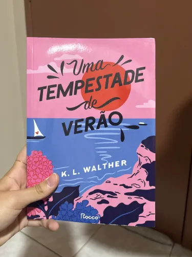 Livro "Uma tempestade de verão" de K. L. Walther