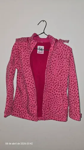 Casaco infantil fleece feminino. Estampa coração. Com capuz