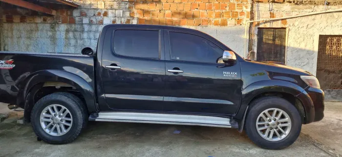 Toyota Hilux CD SRV D4-d 4X4 3.0 TDI Diesel AUT 2013
