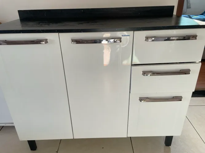 Balcão de Cozinha Itatiaia Branco com Tampo Preto - Excelente Estado