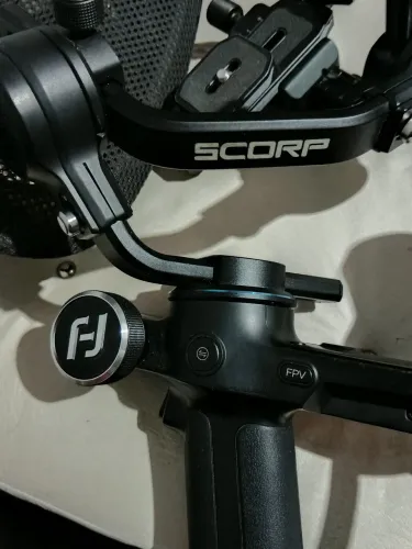 Estabilizador gimbal de câmera profissional