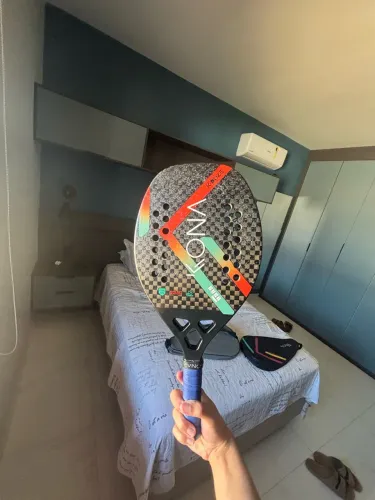 Raquete Kona K-Doze 
