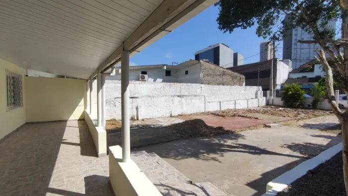Terreno com Casa aos fundos- Locação Anual- Itajaí