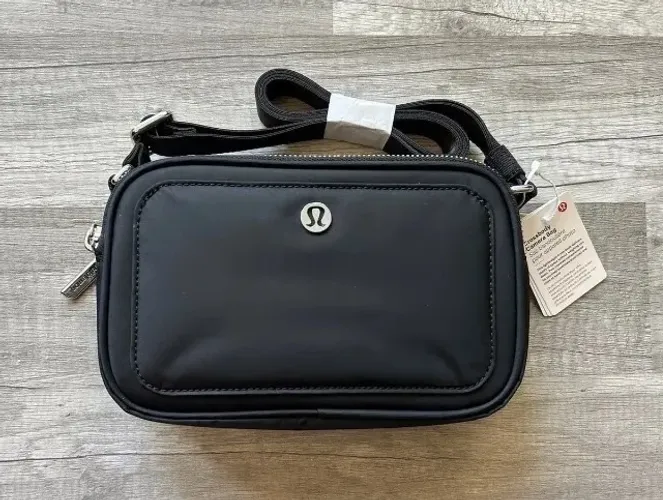 Bolsa Lululemon Crossbody Camera Bag 2L Preta Nova