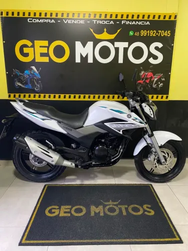 Yamaha 250 fazer 2016 bem filé em perfeito estado !