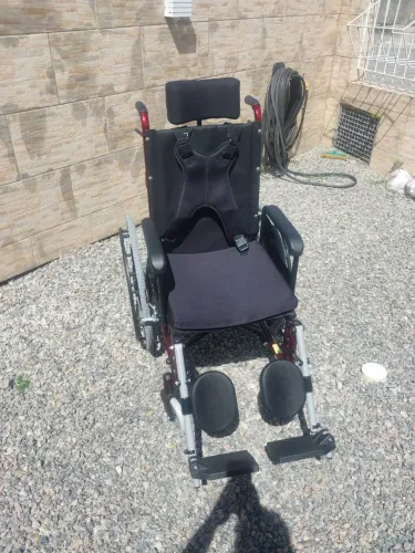 Vendo cadeira de rodas 