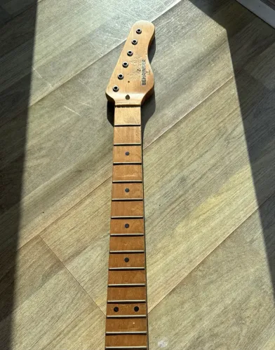 Braco Guitarra Behringer (Stratocater/Telecaster) ñ Fender