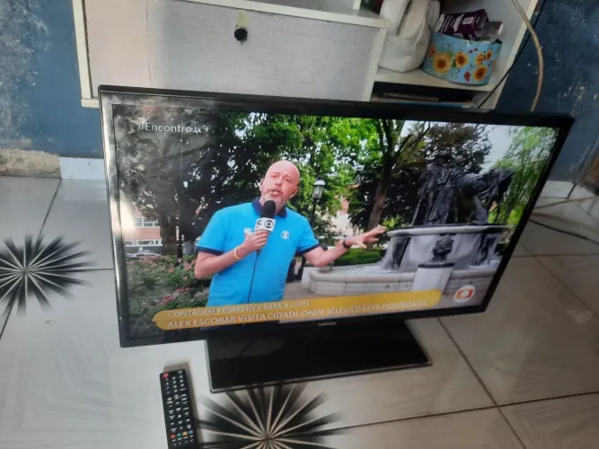 Tv Samsung 32pol Led não é smart 