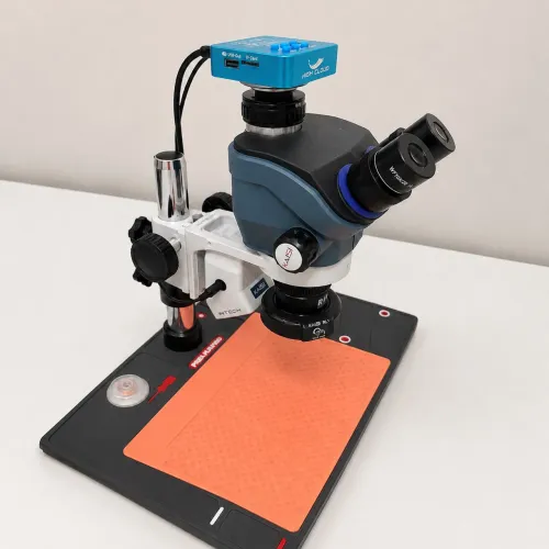 Microscópio Trinocular Kaisi completo com câmera e duas lentes 0.5x e 0.7x.