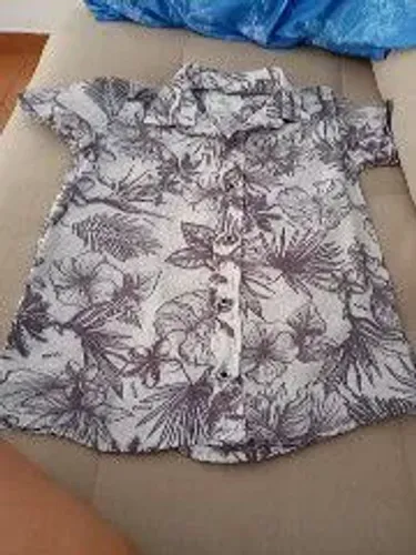 Camisa de botões estampada tamanho 10
