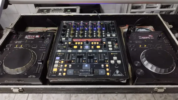 PAR CDJ 350 + MIXER DDM4000<br>+ Mixer DDM4000 TOP<br>+ Case<br><br>*R$3800*<br>_*Aceito troca*_