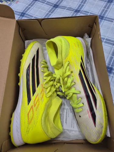 Chuteira Adidas n42