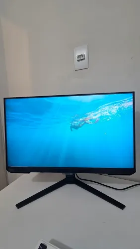 Monitor Gamer Samsung Odyssey g40 25" 240hz