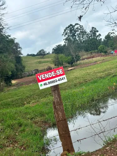 2 Alqueires linda Chácara no Asfalto Cercada e sem Benfeitorias