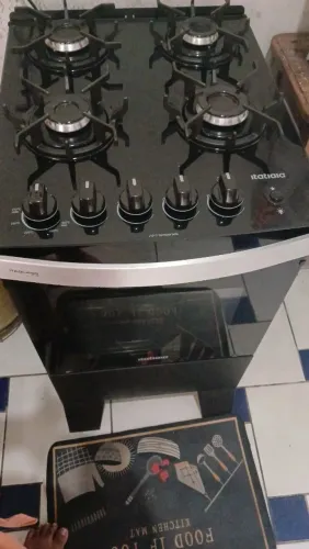 Fogão com mesa de vidro