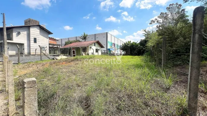 Terreno com 407m² na Velha!