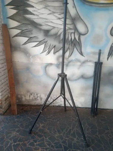PEDESTAL SUPORTE TRIPÉ P/CX. DE SOM R$ 75,00