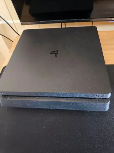 Vendo Play Station 4 slim