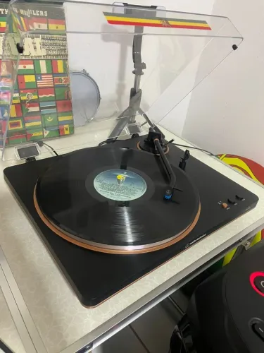 Toca Discos - Mesa giratória Audio-Technica LP70x Bronze