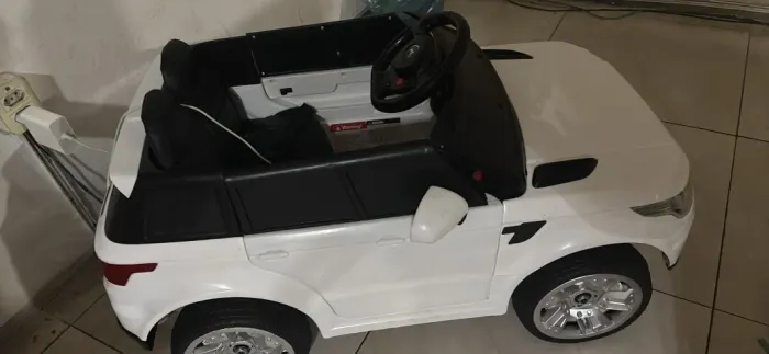 Carrinho elétrico infantil 