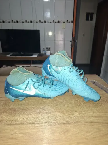 Chuteira de Campo Nike Phantom Luna ACADEMY