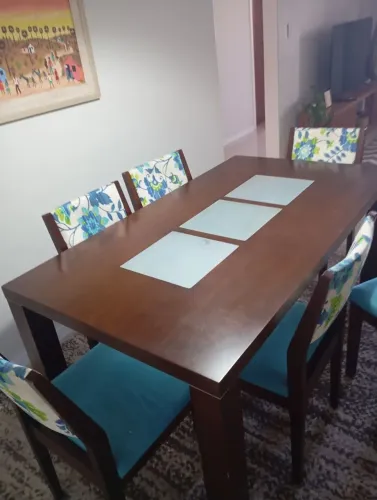 Mesa de jantar 1,60 x 0,90 com 6 cadeiras 