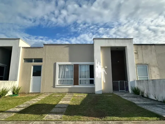 Vendo casa de 2/4 sendo uma suíte e closet no Domani