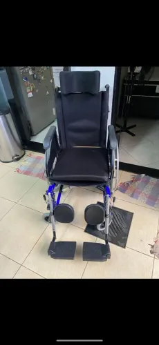 Vendo cadeira de rodas Agile reclinável 