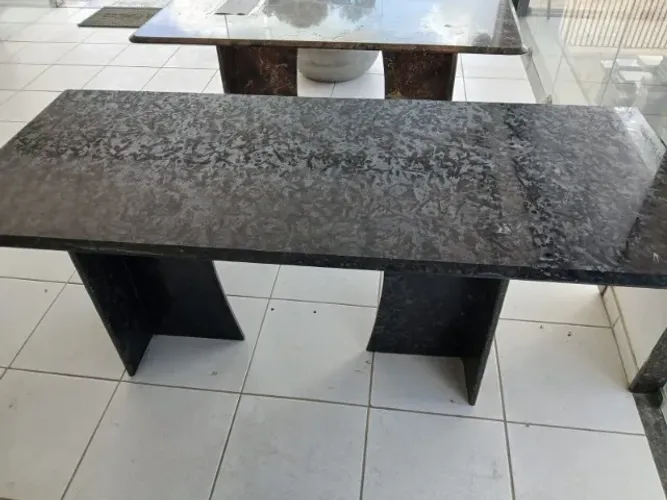 Mesa em Granito Meteoro [0,75cm Altura / 0,80cm Largura / 1,90 Comprimento]
