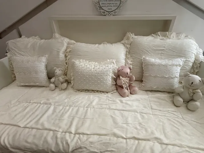  Cama de Solteiro com Colchão e Enxoval