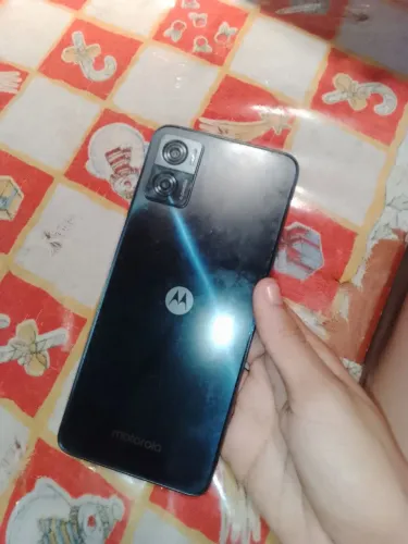 Vendo celular com tela bugada