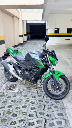 Kawasaki Z400 ABS 2021 400 Km e acessorios