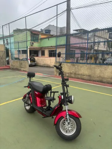 Vendo X12 Moto Chefe 46.000km com todos os acessórios incluídos.