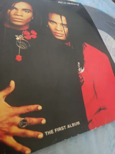 LP Vinil - MILLI VANILLI - All or nothing