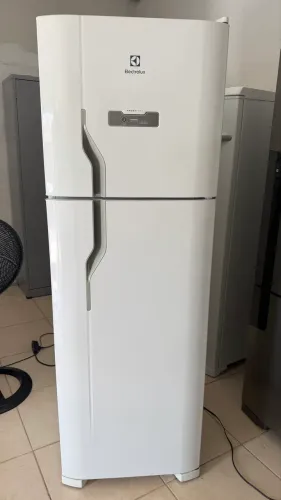 Geladeira Eletrolux Duplex Fros Fre semi nova 220v