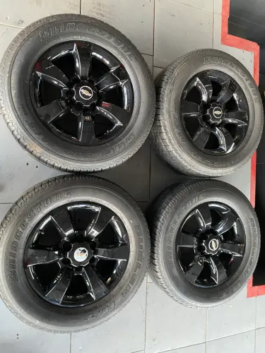 Rodas aro 18 gm chevrolet S10 + pneus Bridgestone