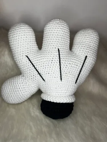 PRONTA ENTREGA Luva Mickey em Crochê Amigurumi Branca Preta Pelúcia Almofada Enfeite