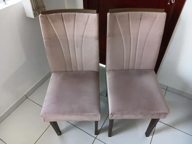 2 cadeiras de veludo em ótimas condições 