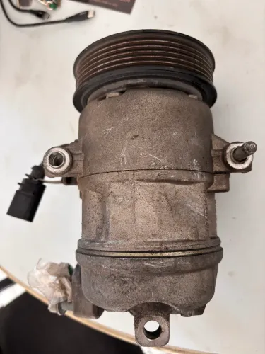 Compressor de ar condicionado VW UP