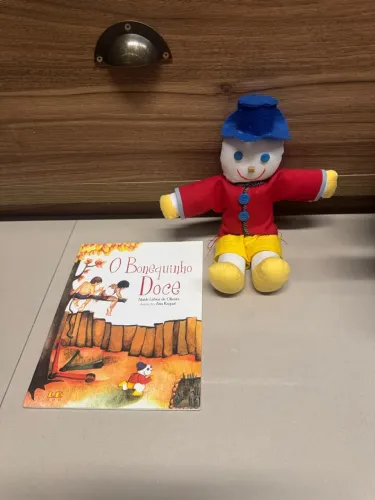 Kit Livro O Bonequinho Doce (Alaíde Lisboa) + Boneco de Feltro - original
