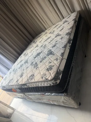 Cama box Queen