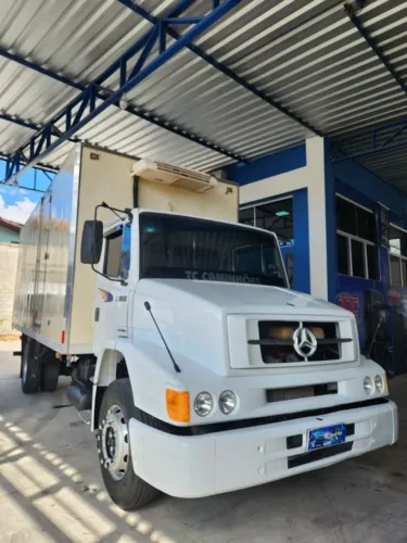 M. BENZ 1319 ATRON BAÚ REFRIGERADO | 2015/2015