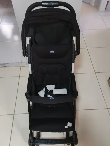 Carrinho ultraleve Chicco 