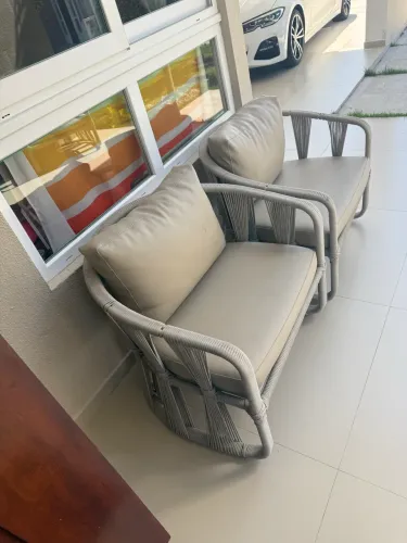 Conjunto de cadeiras 9,000,00