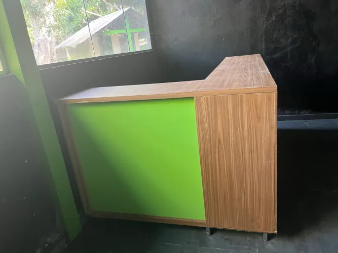 Venda de um balcão novo.